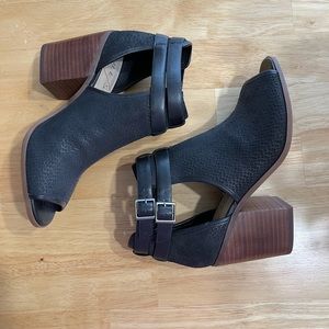 Sole society Carisse block heel - brand new, never worn. Size 9